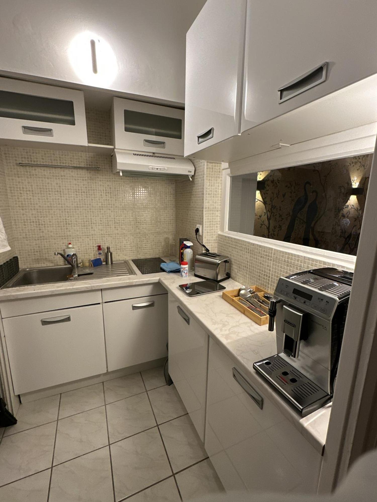 Eugenie Apartment